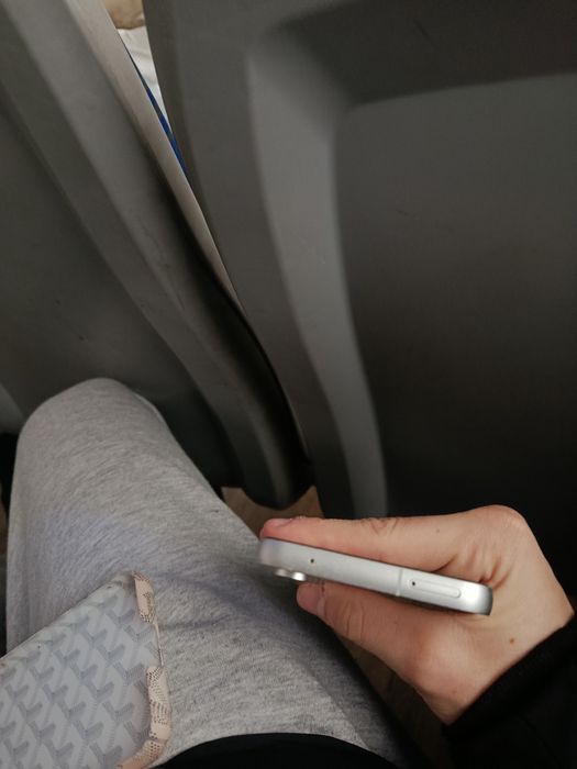 Продам Samsung s23fe почти в идеале