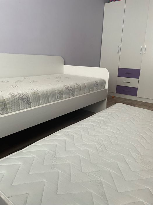 Двойно легло с два матрака