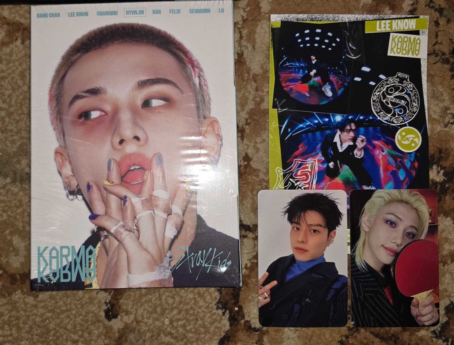 STRAY KIDS  KARMA Acordion Albums