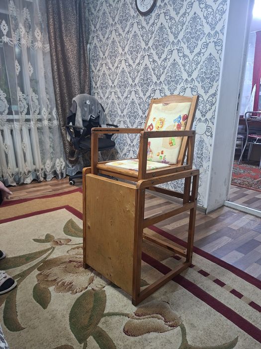 Продам столик стульчик для кормления