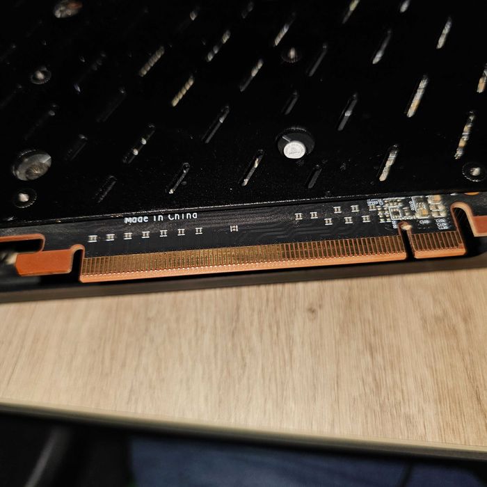 Placă video RX6800