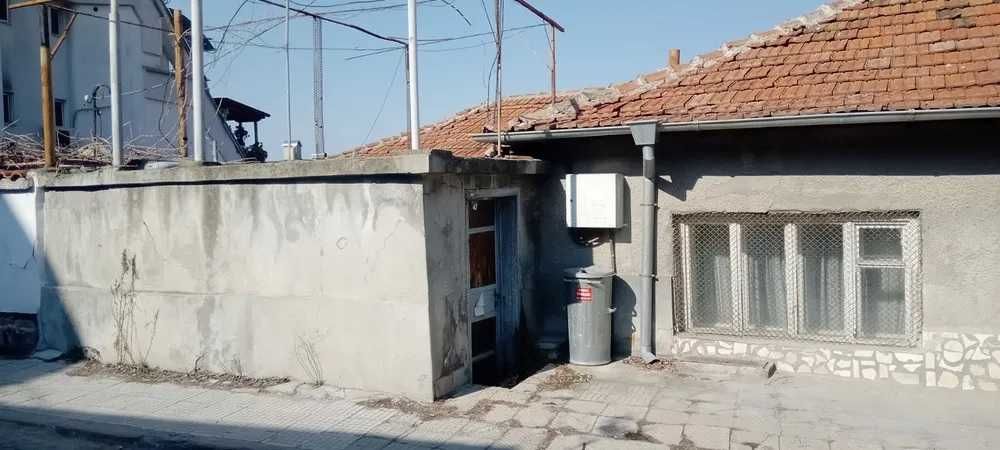 Продава се Къща в Пловдив, Център - 72 кв.м за 903 €/кв.м - Снимка #4