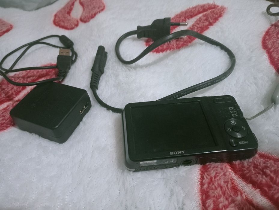 Продам фотоаппарат sony