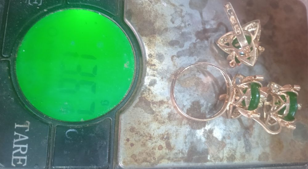 Сурочна продаётся Бриллиант  комплект . Zudlik bilan sotiladi Brillian