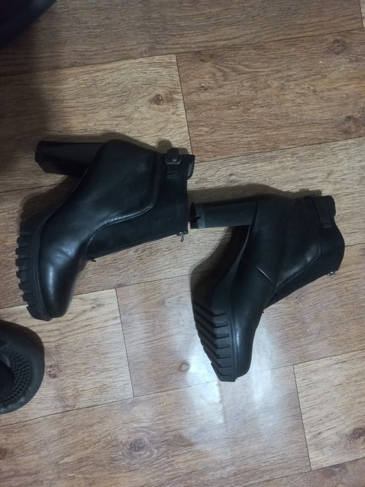 Продаю весенние сапоги, хорошего качества