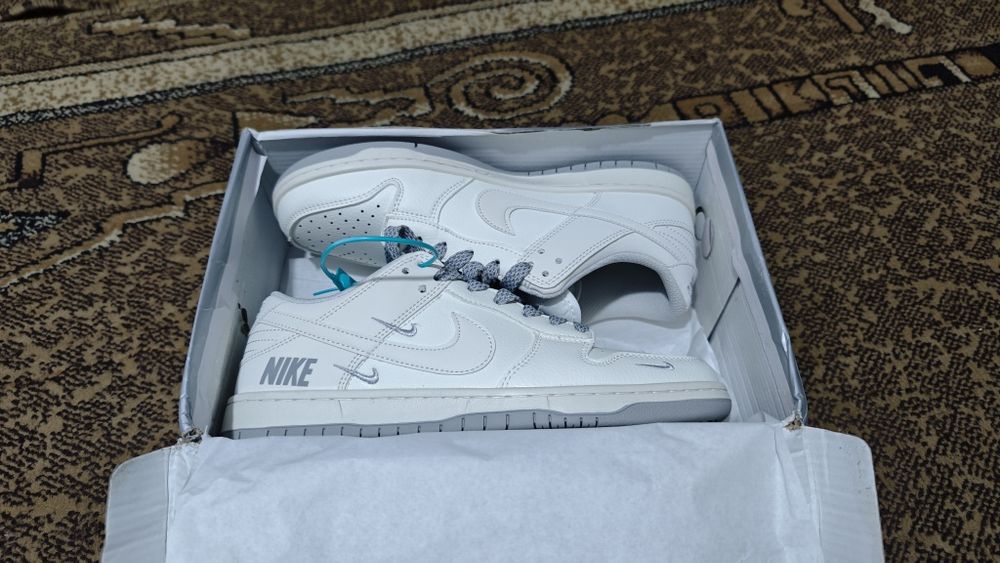 Продам кроссовки Nike новые !