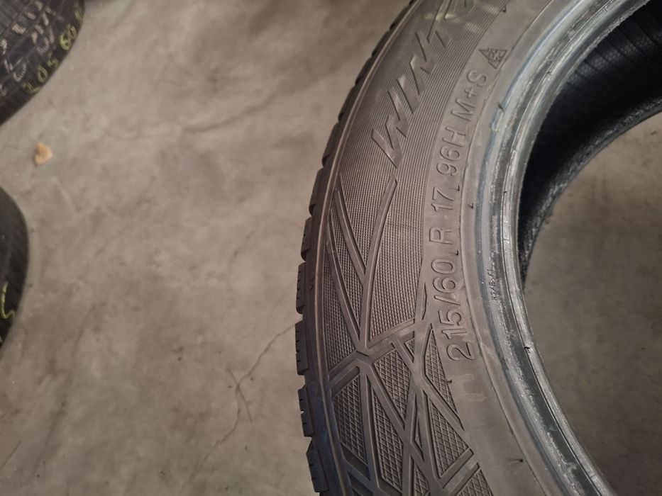 2 Anvelopele de iarnă 215 60 r17 Vredestein