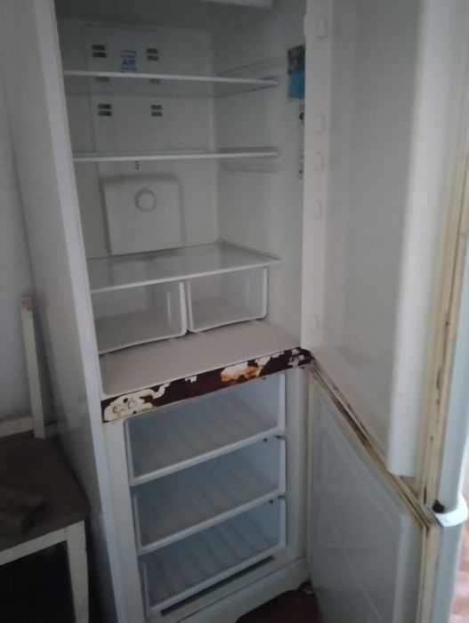 Продам холодильник б /у
