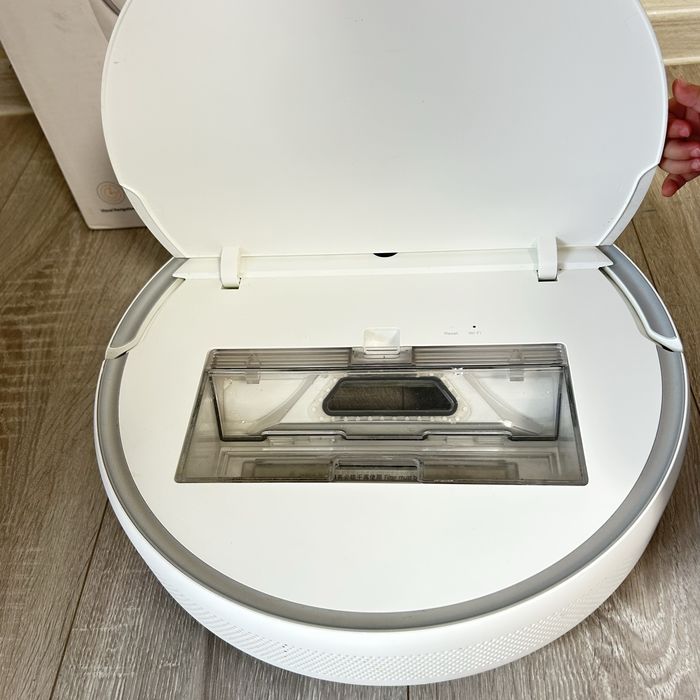 Продам робот пылесос Xiaomi в отличном состоянии