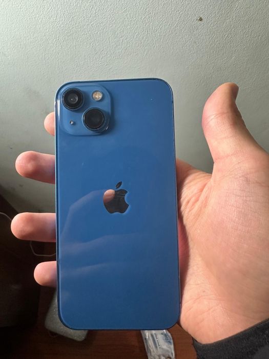 Продам iPhone 13