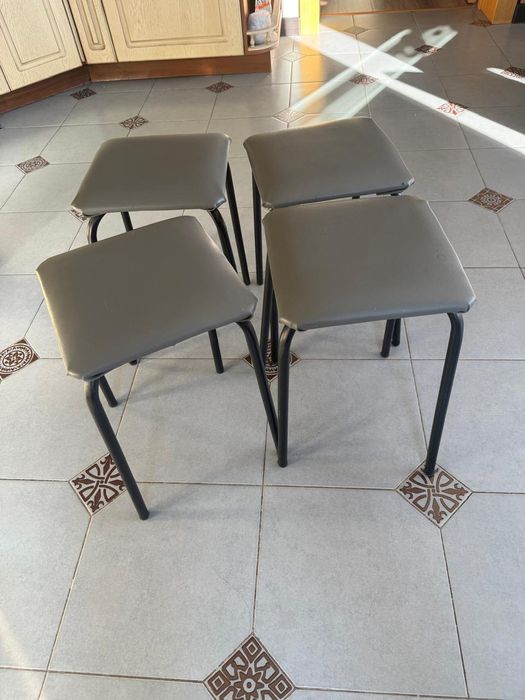 Кухонные табуретки 4 шт