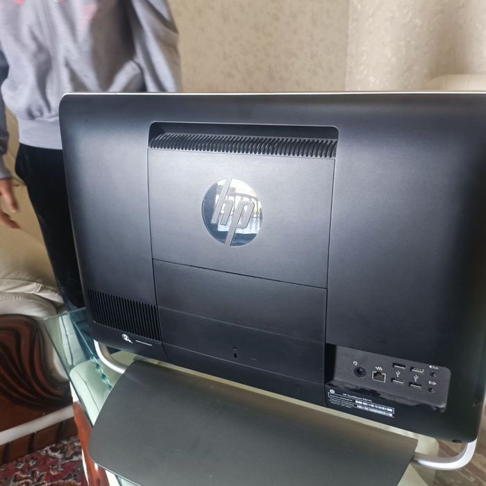 Hp kampiyuter sotiladi, komplekt, kalonka, mishka-klavyatura,pilot ...