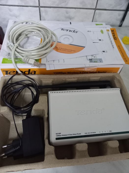 Vând router TENDA