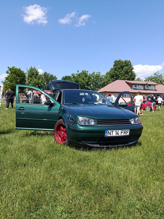 Volkswagen Golf 2002 diesel, 2.372 € — imagine 2