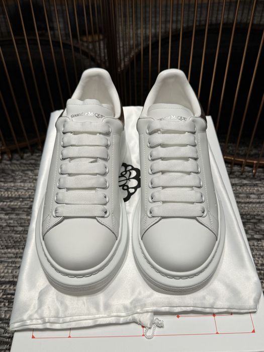 Alexander McQueen White/Gold Дамски Обувки 38EUR + Кутия