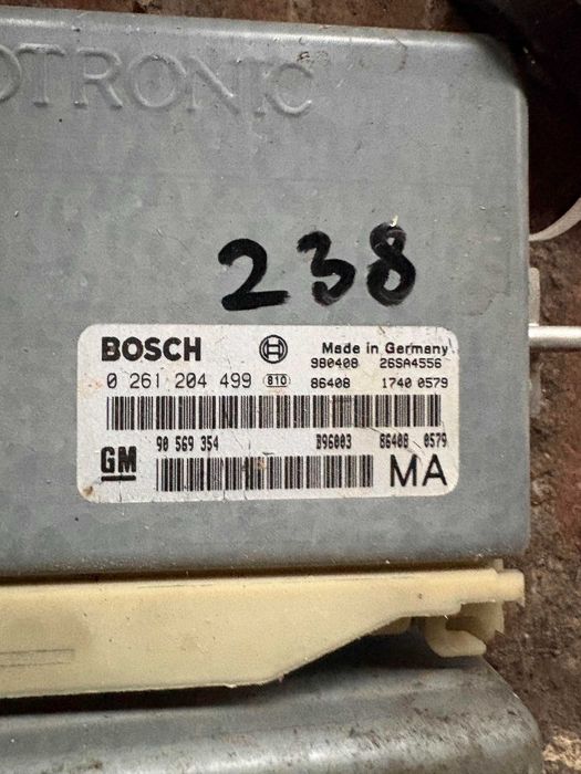 Компютър еку ecu електронен блок двигател опел вектра б 2.5 в6 х25хе