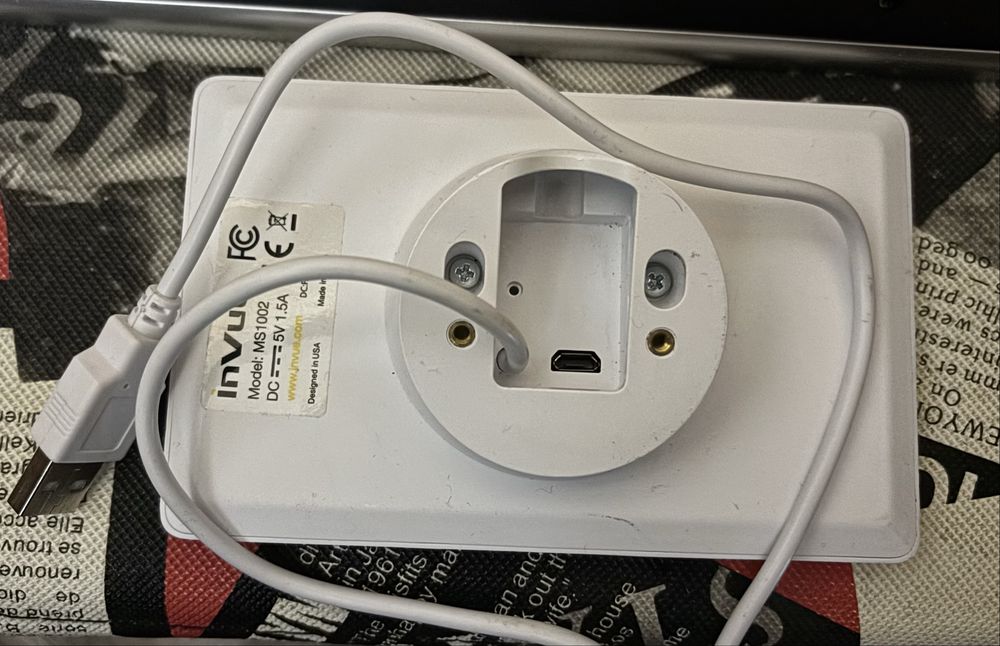 Display-uri Profesionale Condeco & InVue – Pentru Birouri și Retail