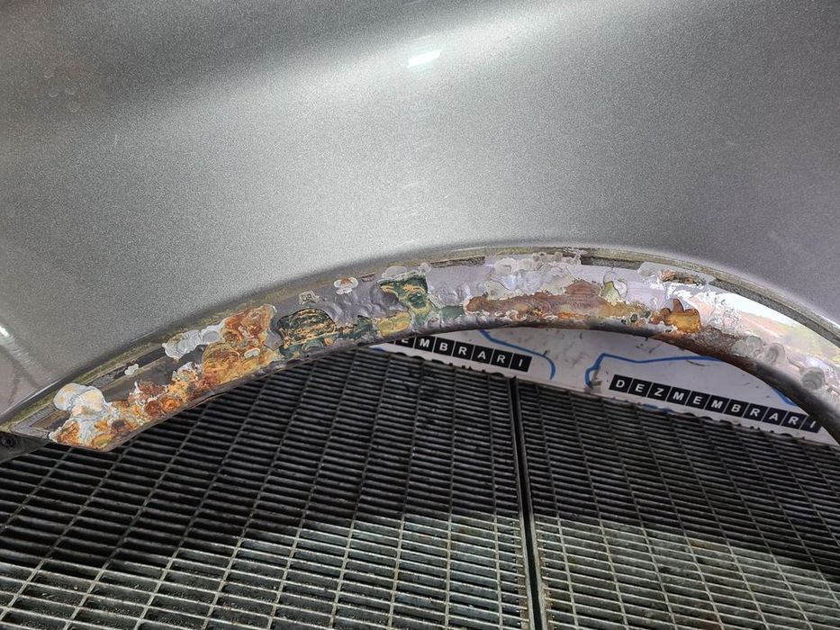 Aripa Stanga Fata Porsche Cayenne Facelift 2007 - 2010 4 Usi GRI LM7W (1060) RUGINITA