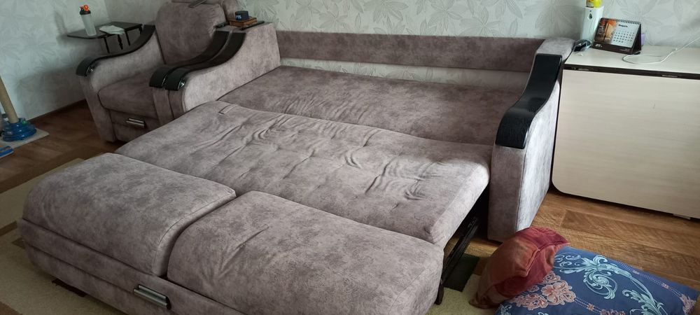 Продам диван с креслом