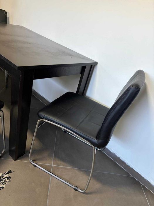 Masa bucatarie cu 4 scaune