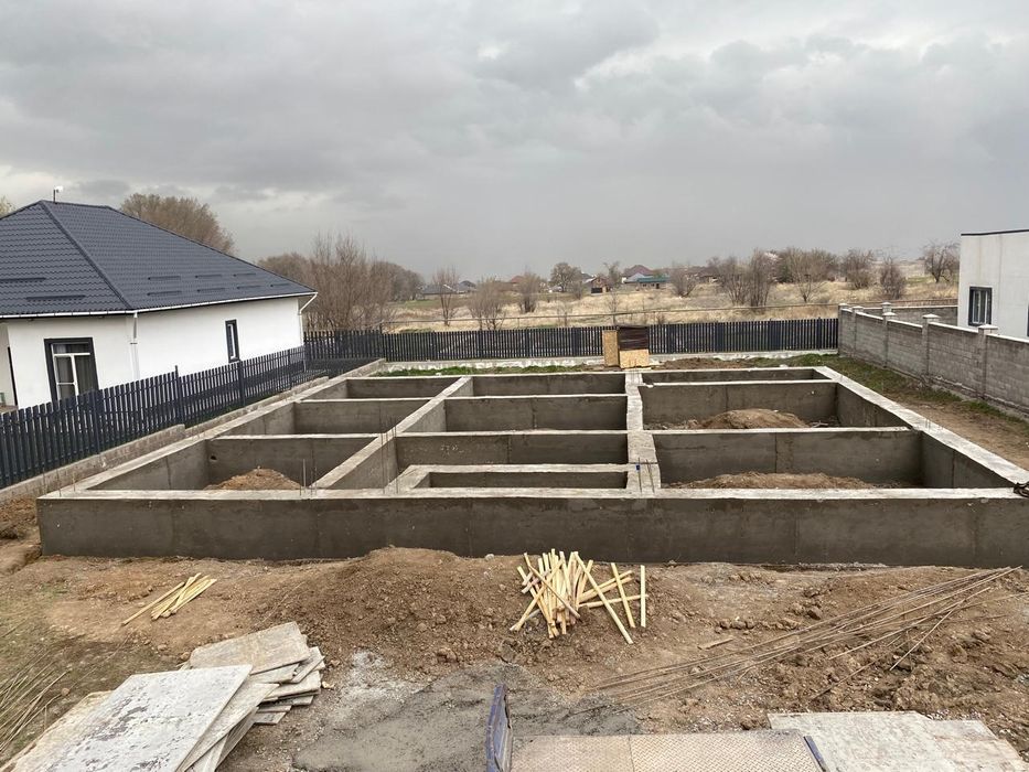 Заливаем бетон фундамент