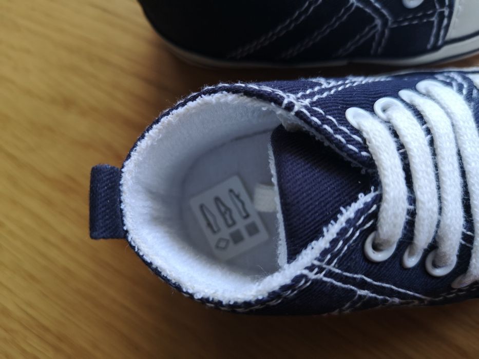 Adidași tenisi Grain de ble, mărimea 19, pentru bebe, noi, 9-12 luni