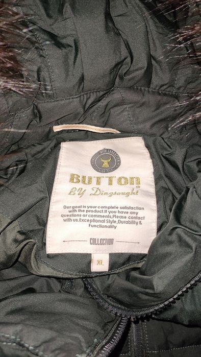 Куртка теплаЯ . Зеленого цвета.