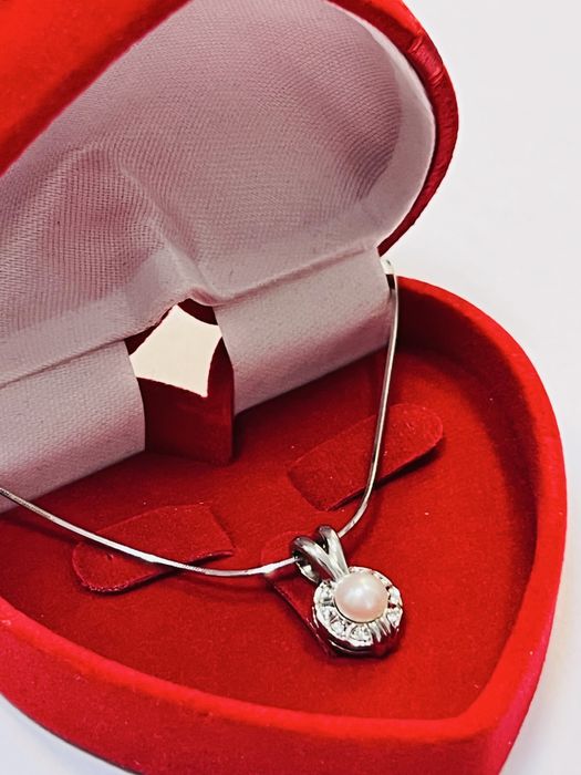 Италянско дамско колие бяло злато и перла