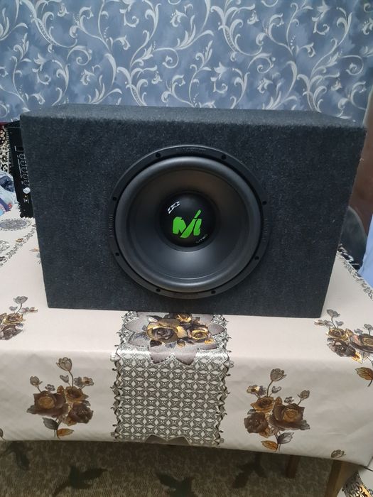 Сабвуфер в комплекте
