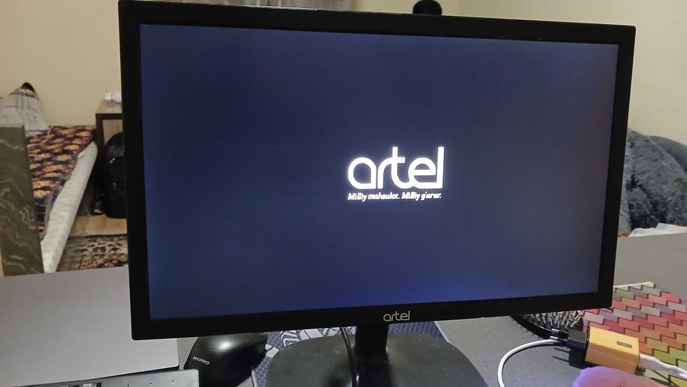 Monitor Artel 19dyumli