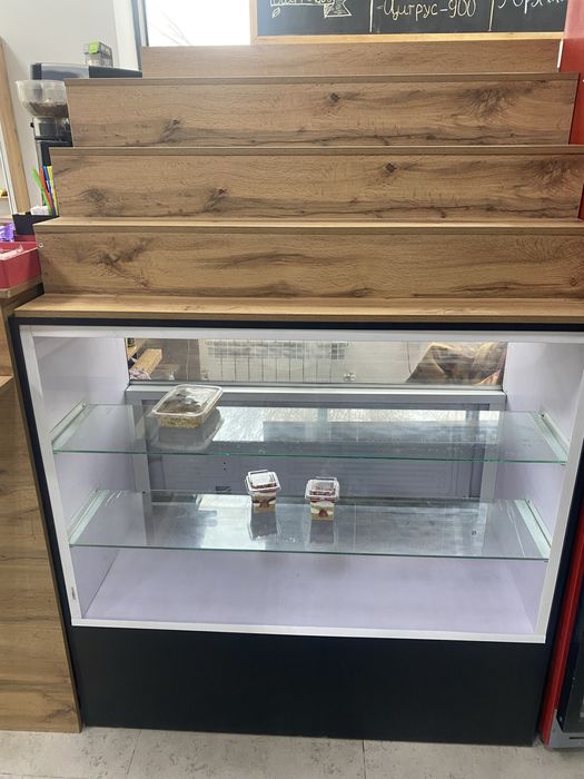 Кондитерский холодильник витринный