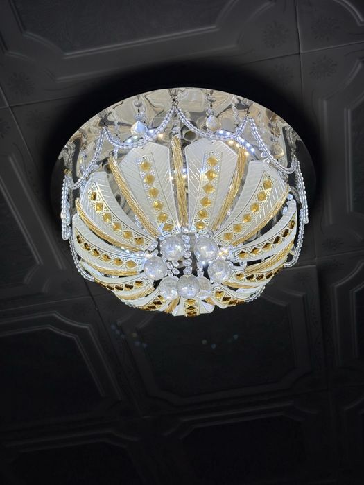 Продам люстры в хорошем состоянии