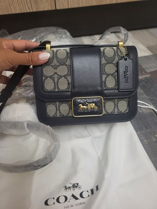 Дамска чанта Coach -естествена кожа