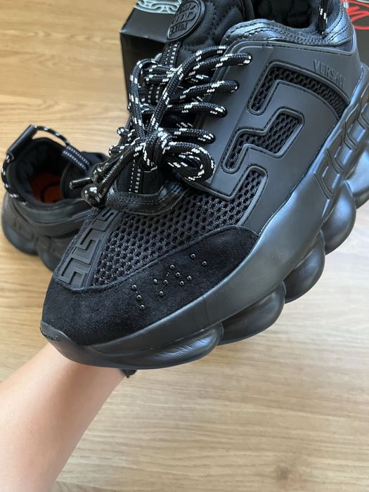 Versace chain reaction