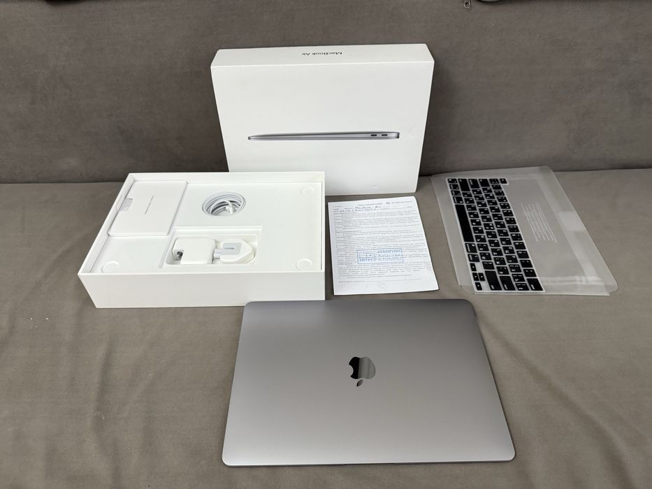 Продам MacBook Air / M1