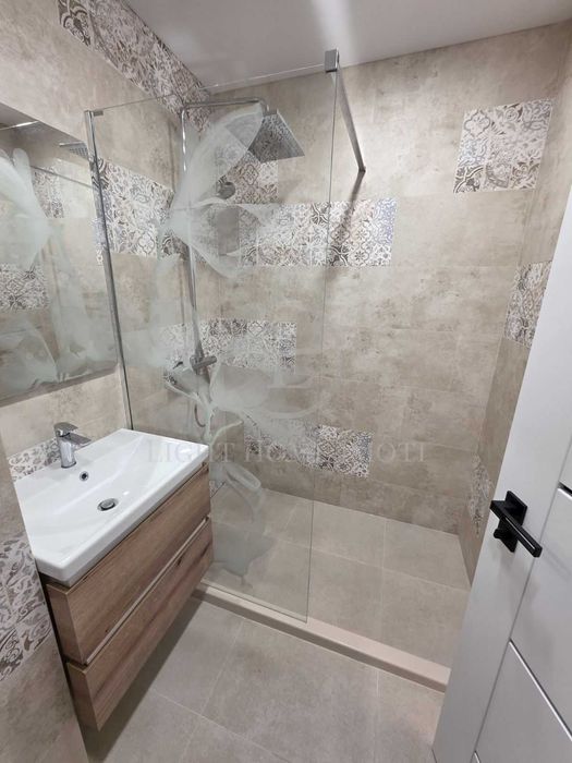 Продава се Тристаен апартамент в Пловдив, Каменица 2 - 113 кв.м за 1921 €/кв.м - Снимка #10