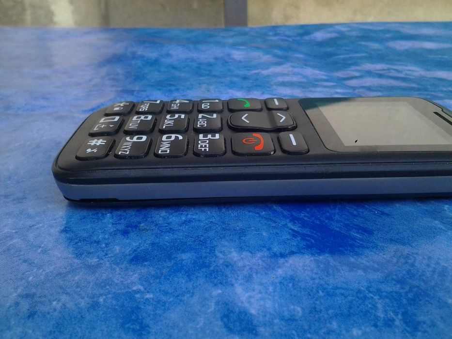**Telefon mobil Seniori, Taste Mari, Buton SOS, Meniu simplu