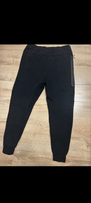Pantaloni Nike Tech Fleece