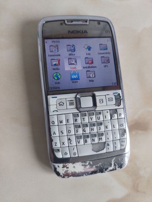 [E71] Vând Nokia E71 Alb, perfect funcțional, NEcodat //poze reale