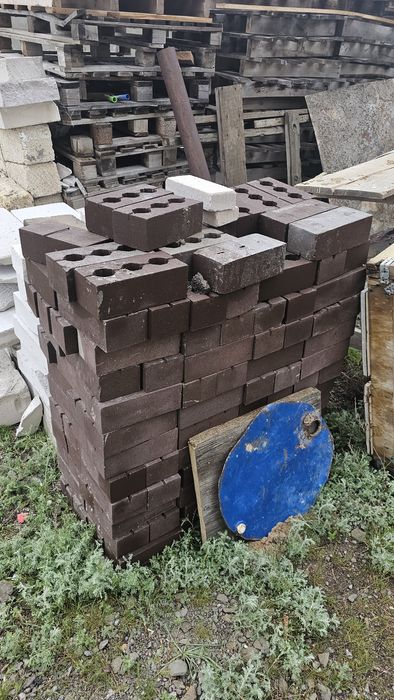 Продам кирпичи новые