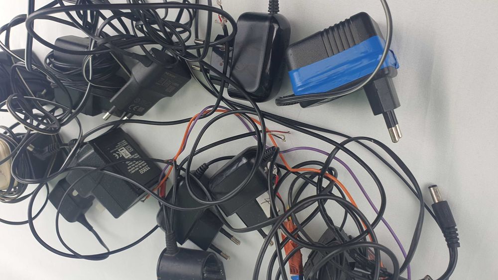 SET 100lei-Diverse alimentatoare - încărcătoare pt diverse dispozitive