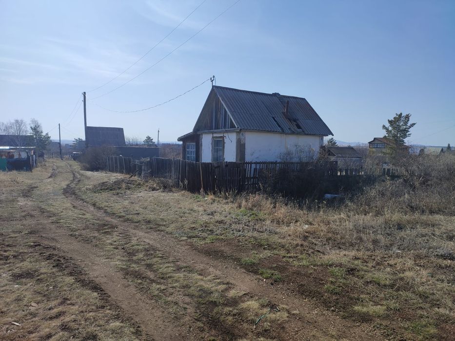 Продам Дачу с водой и со светом.