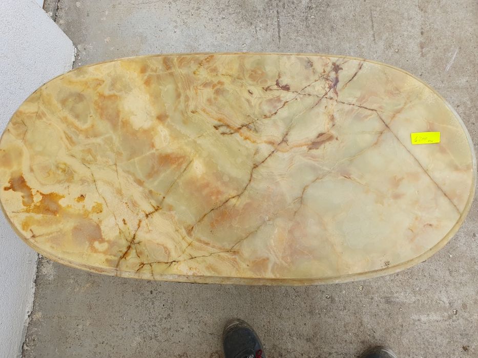 Masuta/masa pt sufragerie/living cu cadru bronz si blat marmura/onix