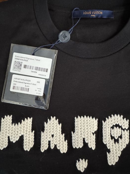 Тениска Louis Vuitton.