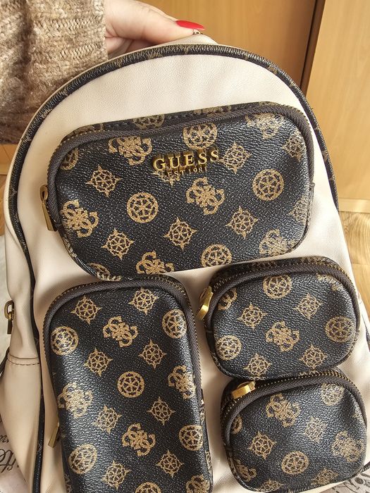 Раница Guess - голяма