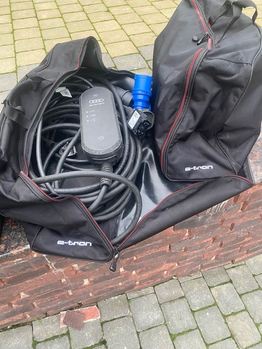 Stație de încărcare auto încărcător Audi E Tron