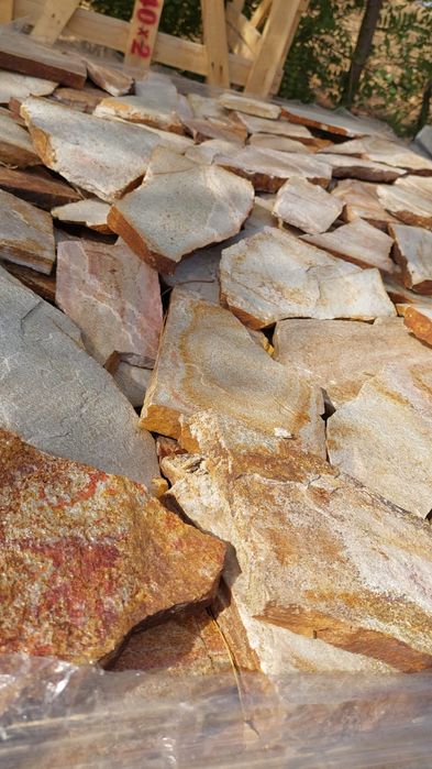 Depozit de Travertin,marmura,granit,ardezie,piatra cubica