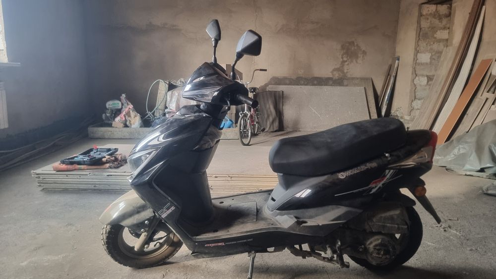 Мопед скутер не новый
