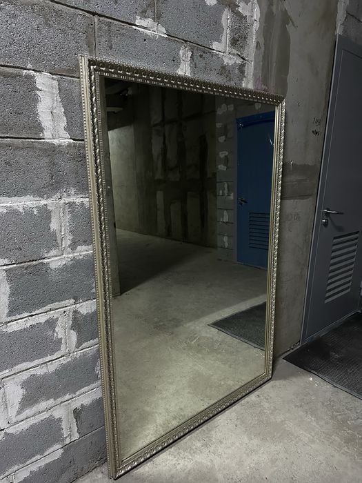 Зеркало с рамкой