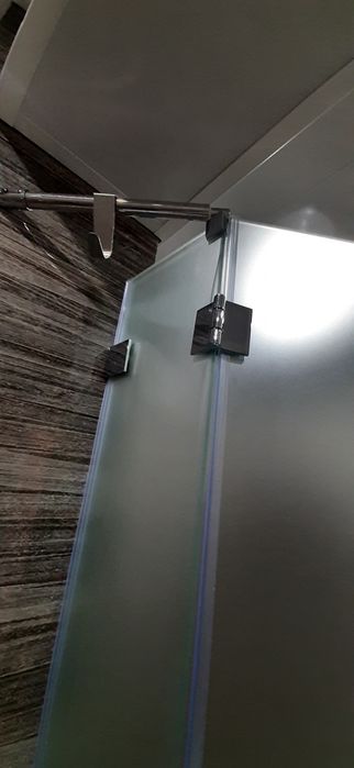 Параван за баня  8мм.закалено стъкло